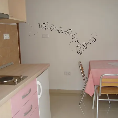 Apartments Kiro Milna  Room photo